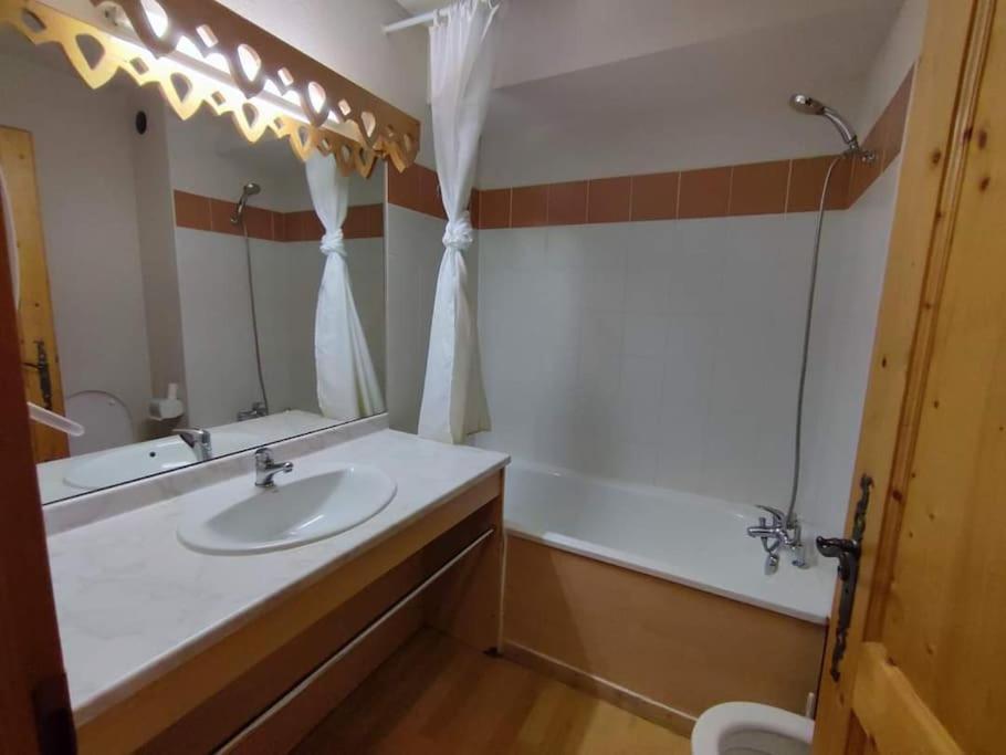 Samoens Residence Grand Tetras 4 Personnes Piscine Exteriör bild